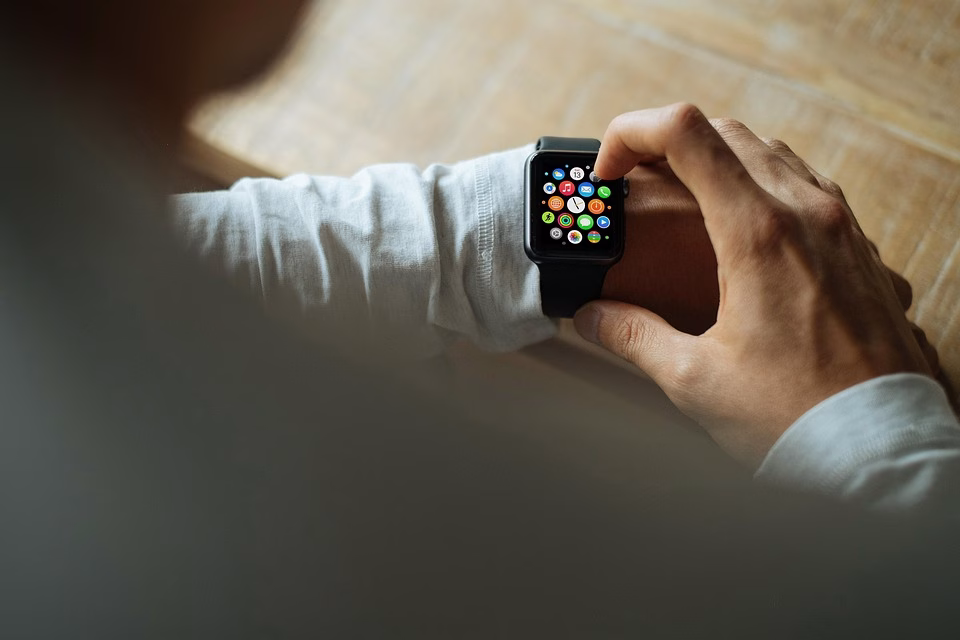 Wearable Tech & AI: Shaping the Future of Communication in 2025 Wearable Tech & AI: Shaping the Future of Communication in 2025