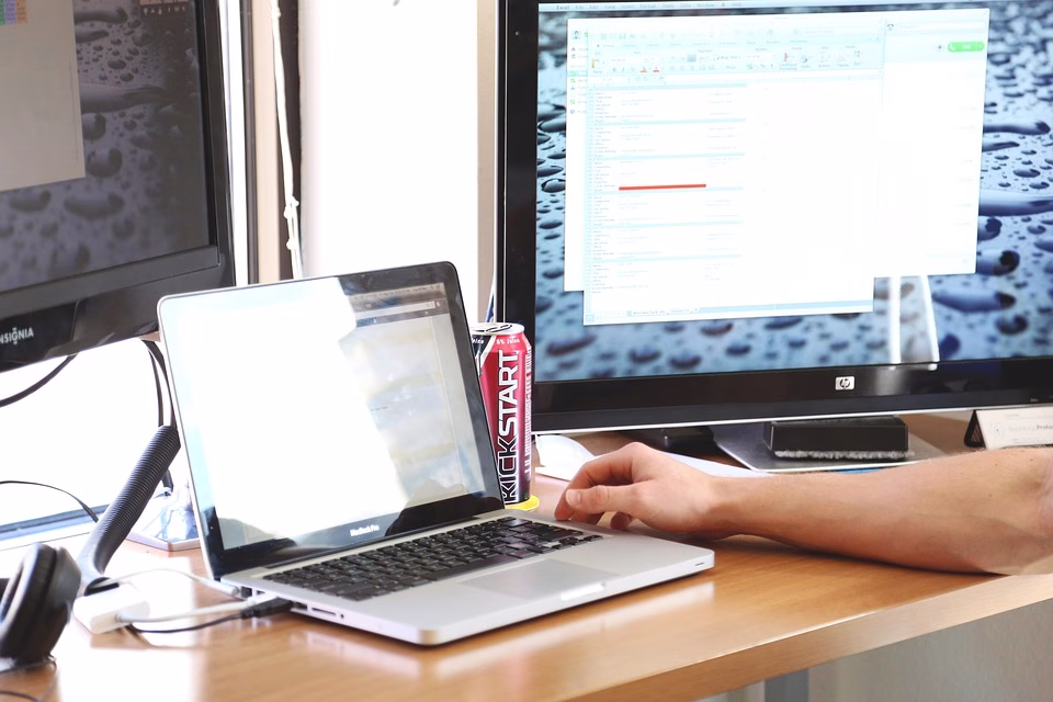 Revolutionize Your Startup: Choosing the Right CRM Software Revolutionize Your Startup: Choosing the Right CRM Software