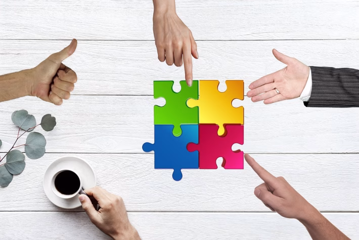 Collaborate Like a Pro: How Figma Enhances Team-Based Design Workflows
