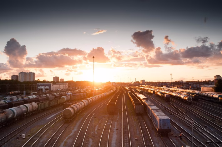 Which Platform Has the Edge? A 2025 Review of Slack vs. Teams