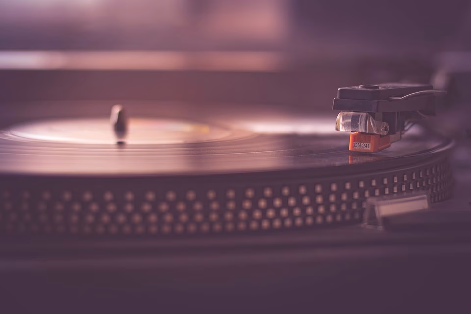 From A Records to Zones: Navigating the DNS Management Landscape