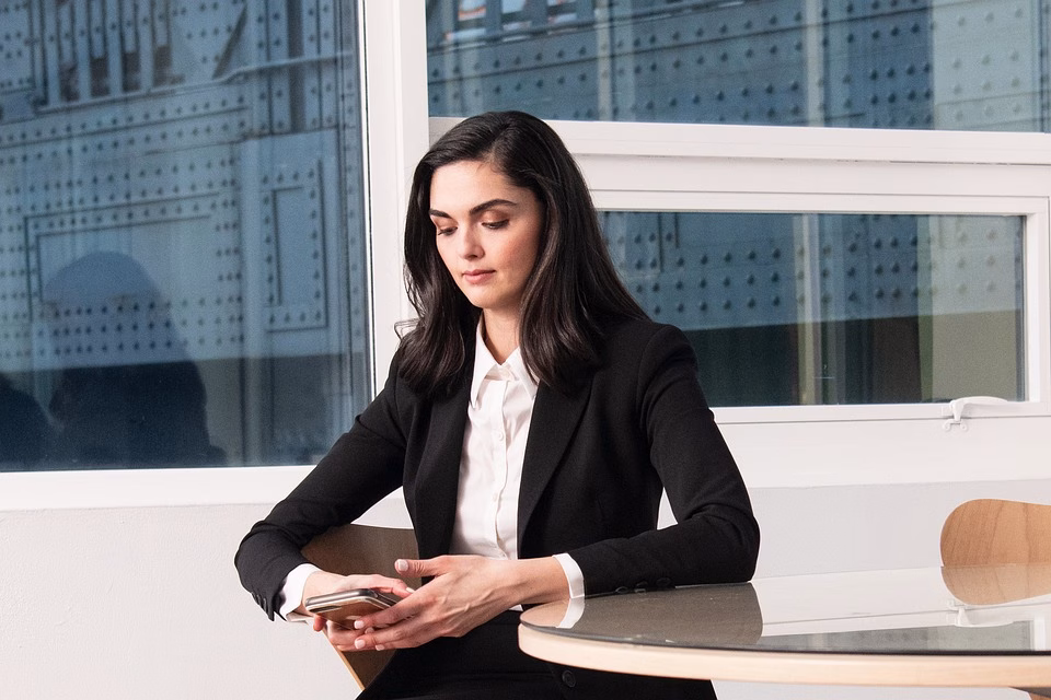 Navigating Compliance: SMS Follow-Ups and Your CRM Strategy Navigating Compliance: SMS Follow-Ups and Your CRM Strategy