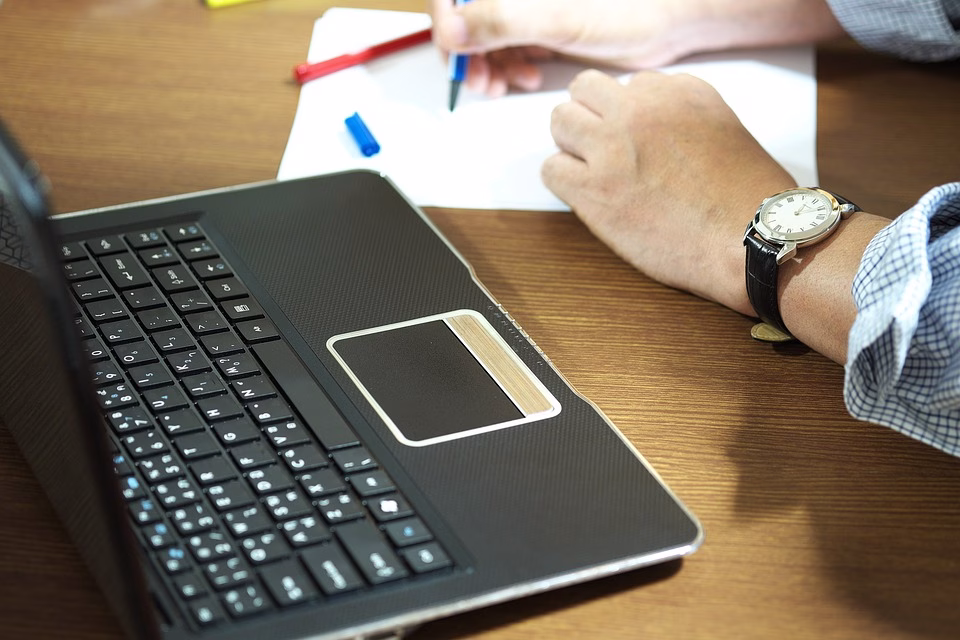 Why Every Freelancer Needs a Mobile CRM—And How to Get Started Why Every Freelancer Needs a Mobile CRM—And How to Get Started